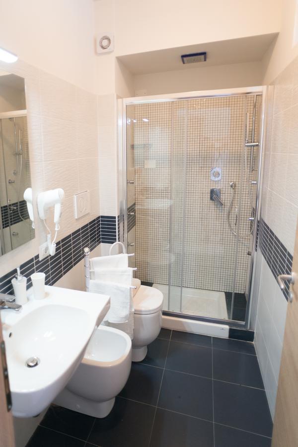 Riva Del Sol Bed & Breakfast ซานตาเทเรซา ดี รีวา ภายนอก รูปภาพ